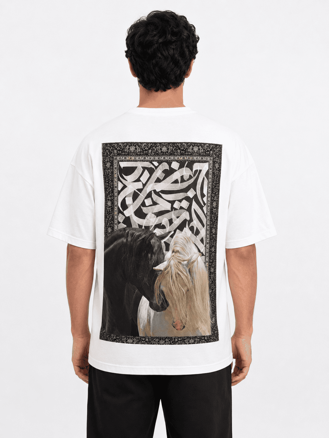MONOCHROME HORSES GRAPHIC T-SHIRT